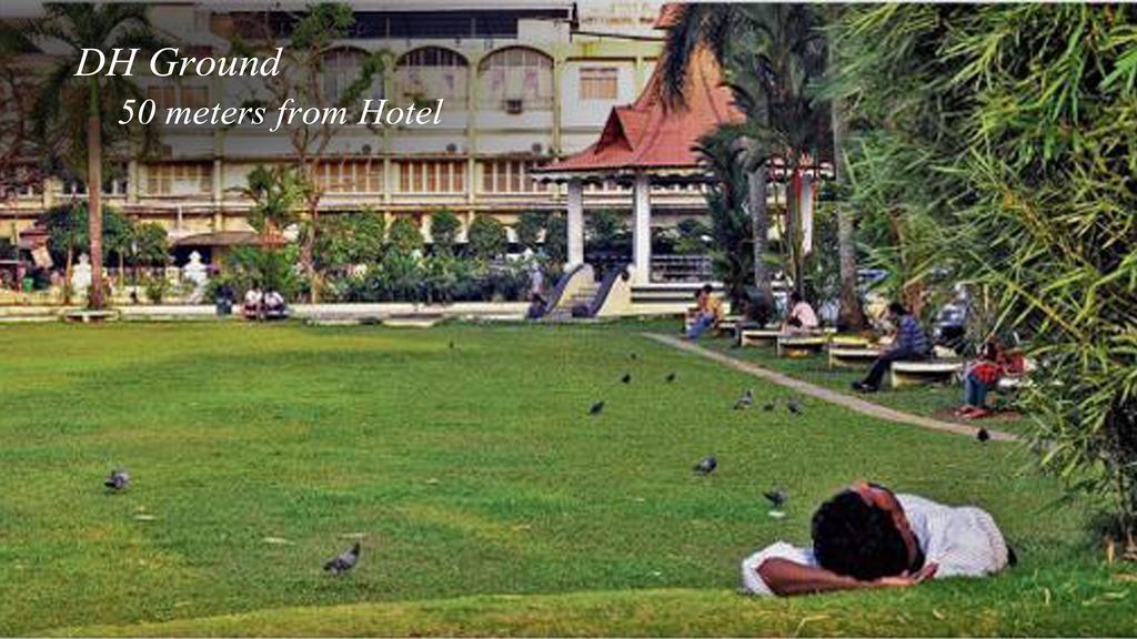 Hotel Aiswarya Kochi Bagian luar foto