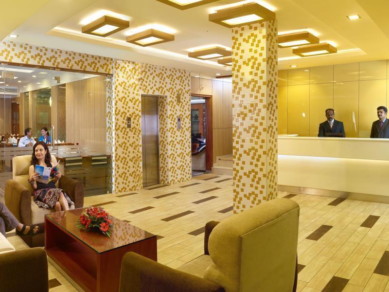 Hotel Aiswarya Kochi Bagian luar foto