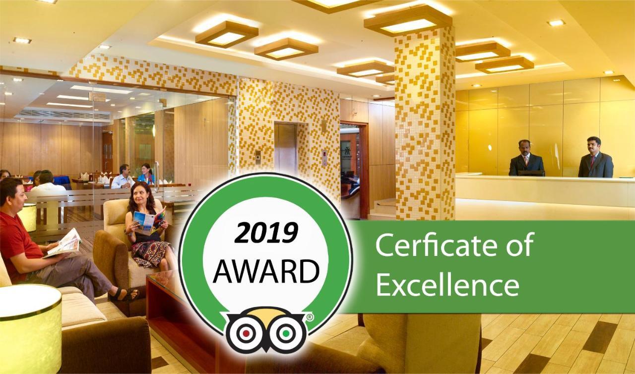 Hotel Aiswarya Kochi Bagian luar foto